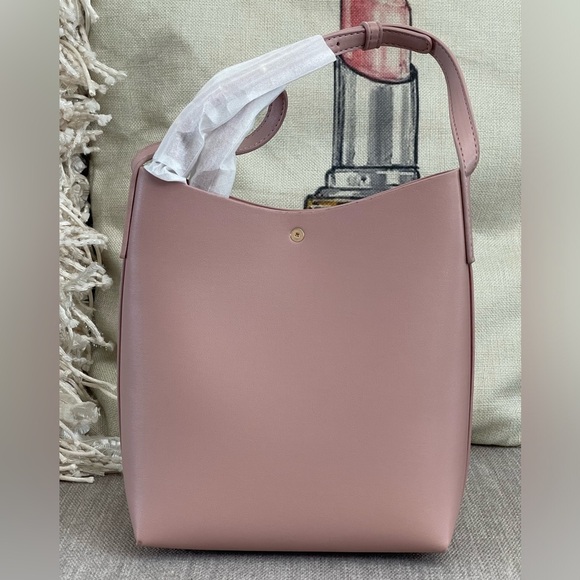 SAMARA Vegan Leather Med Crossbody/Shoulder Bag🌸PEONY~𝐴𝑛𝑡ℎ𝑟𝑜𝑝𝑜𝑙𝑜𝑔𝑖𝑒 - Picture 1 of 6